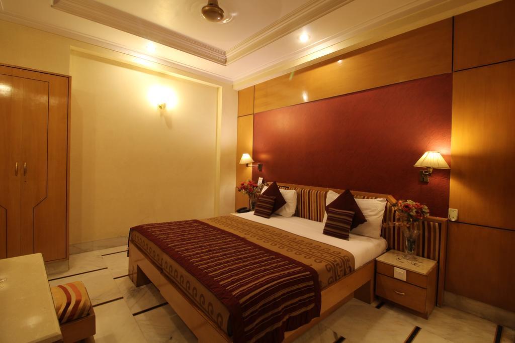 Hotel Singh International Дели Экстерьер фото